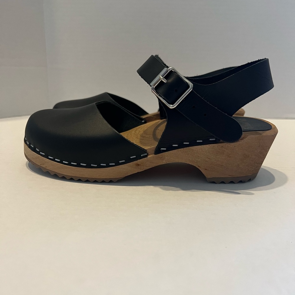 Stylish Black Leather Clogs